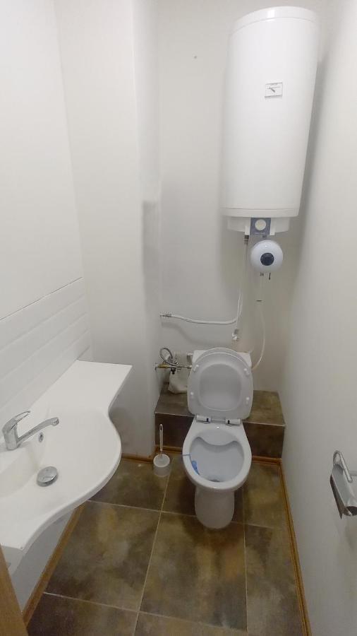 Krasny Priestranny Slnecny Apartman V Centre Mesta เตร็นชีน ภายนอก รูปภาพ