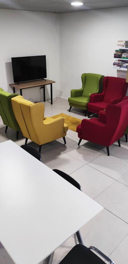 Krasny Priestranny Slnecny Apartman V Centre Mesta เตร็นชีน ภายนอก รูปภาพ