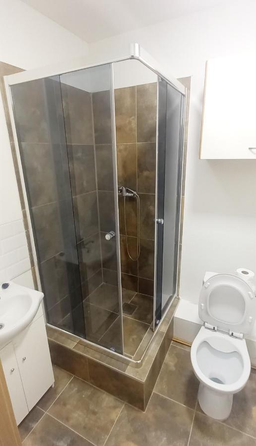 Krasny Priestranny Slnecny Apartman V Centre Mesta เตร็นชีน ภายนอก รูปภาพ